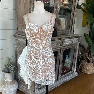 JLUXLABEL NUDE & WHITE LACE SPAGHETTI STRAP DRESS LARGE NEW BUSTIER
